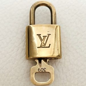 💯AUTHENTIC VINTAGE LOUIS VUITTON CADENA PADLOCK AND KEY SET